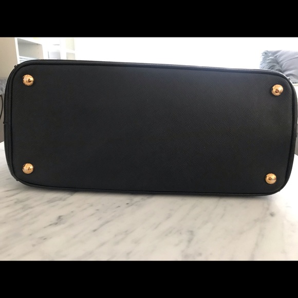 Saffiano Double-Zip Executive Tote Bag, Black - Picture 4 of 5